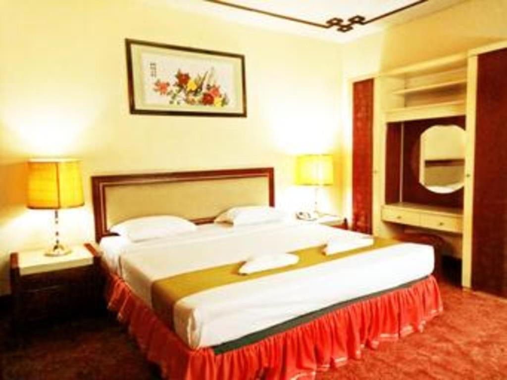 New Grand Park Hotel Surabaya Ngoại thất bức ảnh