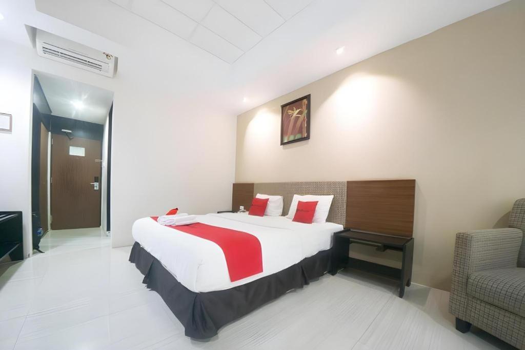 New Grand Park Hotel Surabaya Ngoại thất bức ảnh