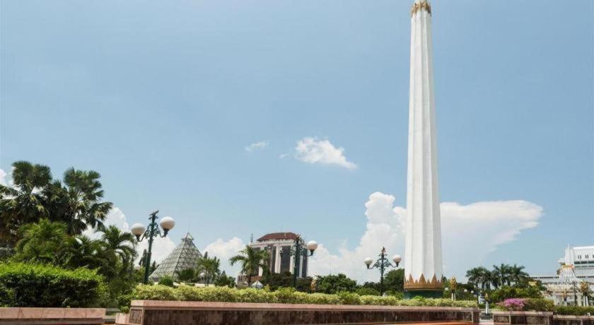 New Grand Park Hotel Surabaya Ngoại thất bức ảnh
