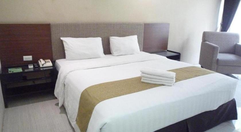 New Grand Park Hotel Surabaya Ngoại thất bức ảnh