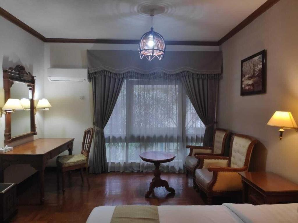 New Grand Park Hotel Surabaya Ngoại thất bức ảnh