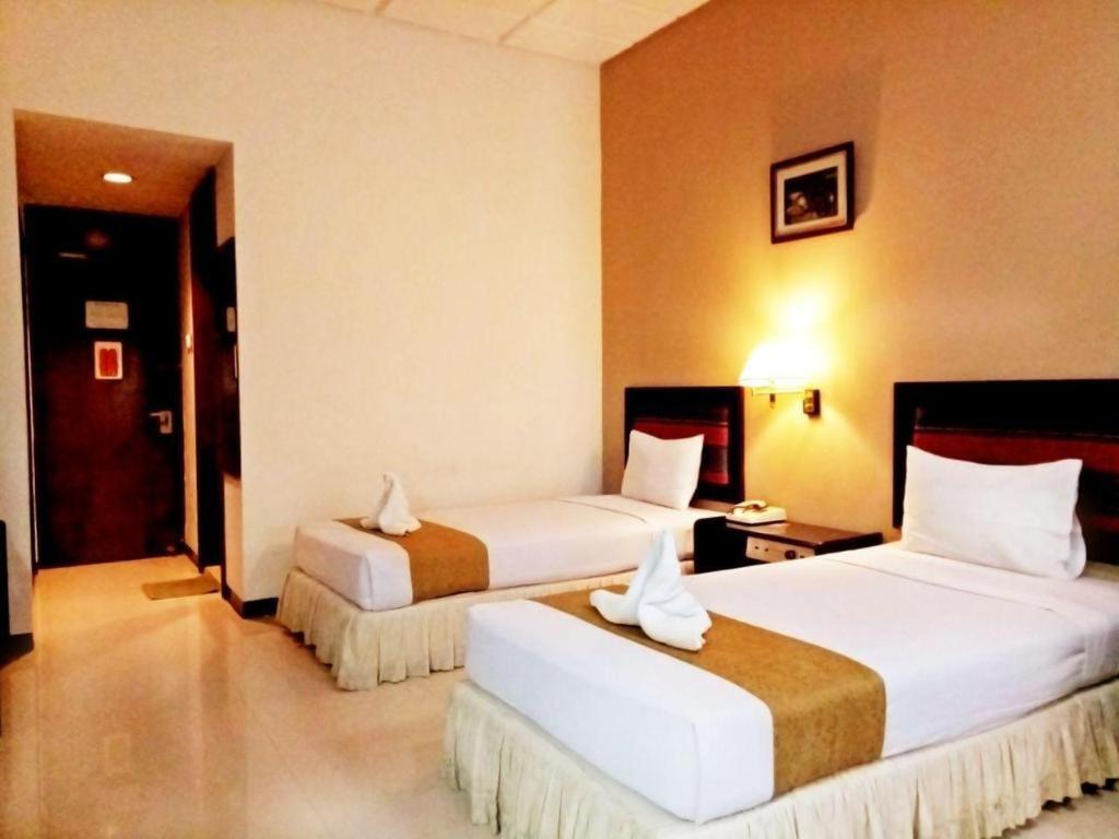 New Grand Park Hotel Surabaya Ngoại thất bức ảnh