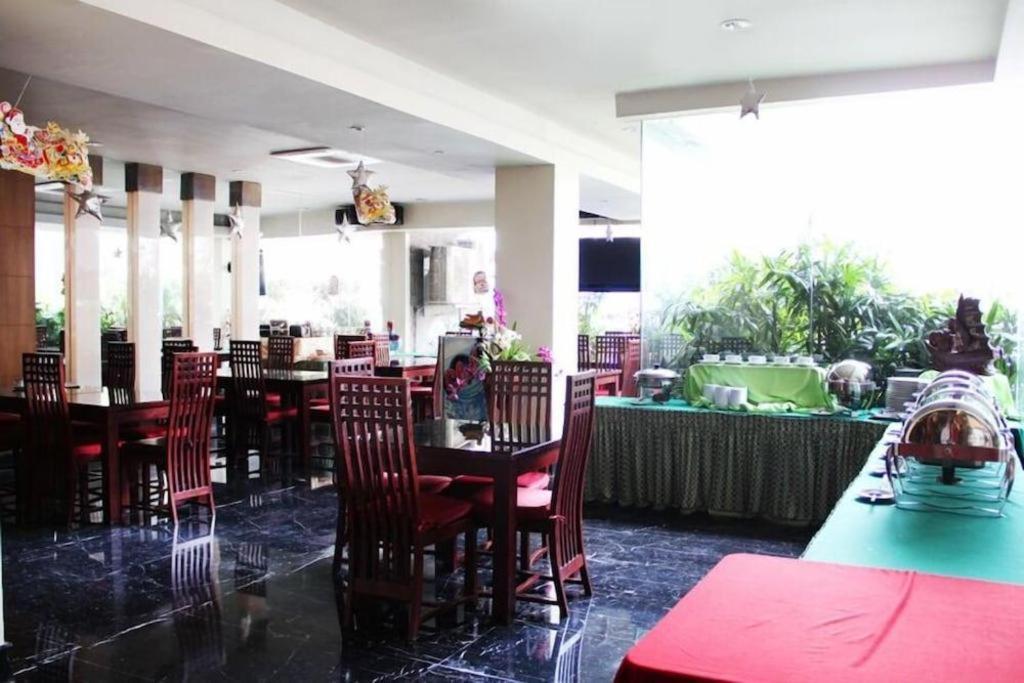 New Grand Park Hotel Surabaya Ngoại thất bức ảnh
