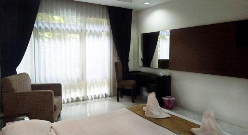 New Grand Park Hotel Surabaya Ngoại thất bức ảnh