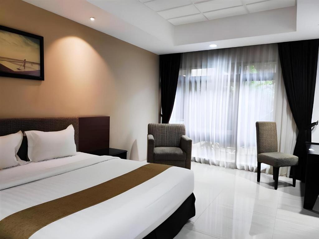 New Grand Park Hotel Surabaya Ngoại thất bức ảnh