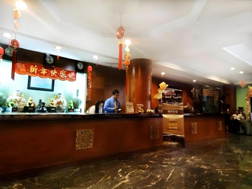 New Grand Park Hotel Surabaya Ngoại thất bức ảnh